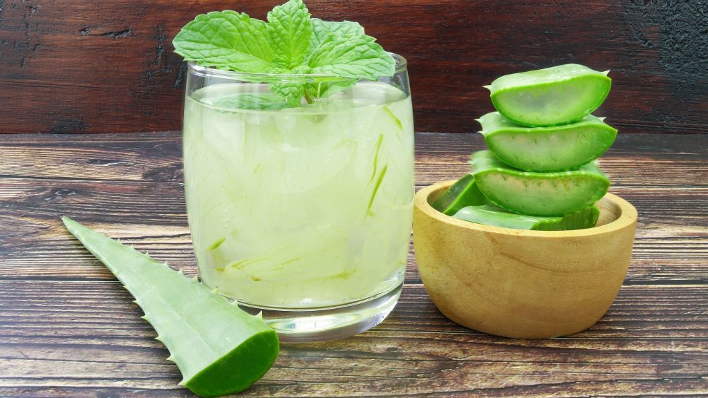Gia công nước nha đam 1 Gia công nước nha đam