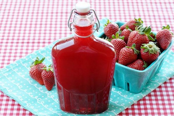 Gia công rượu dâu mix soda