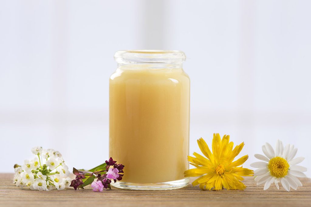 Gia công rượu ong chúa